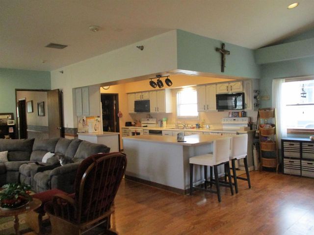 E11062 Center Road, North Freedom, WI 53951