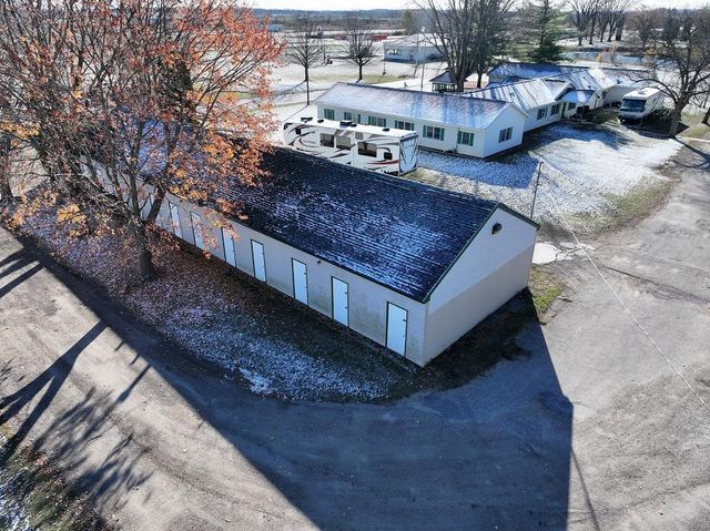 E11062 Center Road, North Freedom, WI 53951