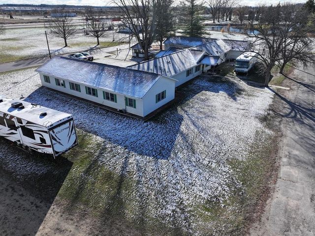 E11062 Center Road, North Freedom, WI 53951