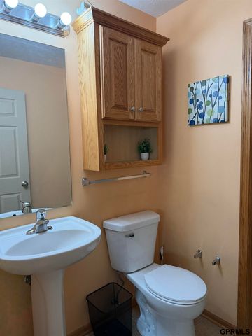 308 S 77th Court, Lincoln, NE 68510