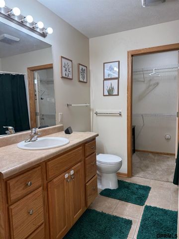 308 S 77th Court, Lincoln, NE 68510