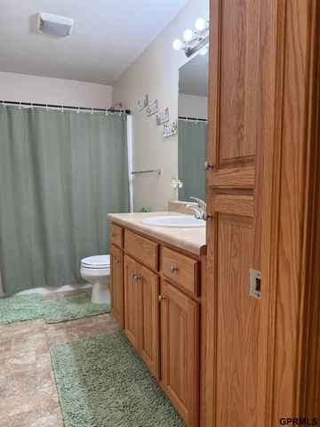 308 S 77th Court, Lincoln, NE 68510