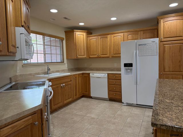 308 S 77th Court, Lincoln, NE 68510