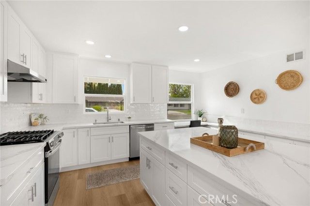 1119 E Cumberland Road, Orange, CA 92865