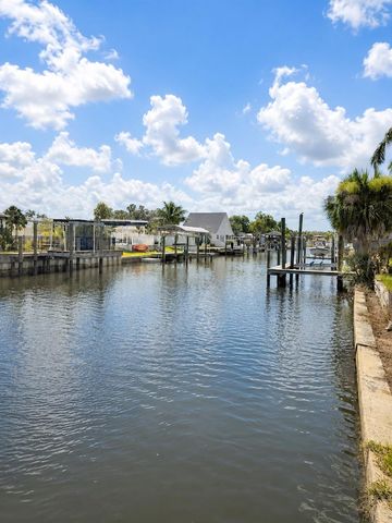 10706 DOWRY AVENUE, Tampa, FL 33615
