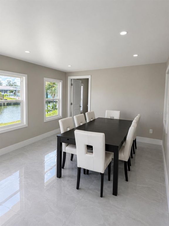 Image 12 of property listing at 10706 DOWRY AVENUE, Tampa, FL 33615
