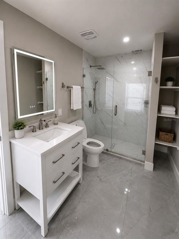 Image 10 of property listing at 10706 DOWRY AVENUE, Tampa, FL 33615