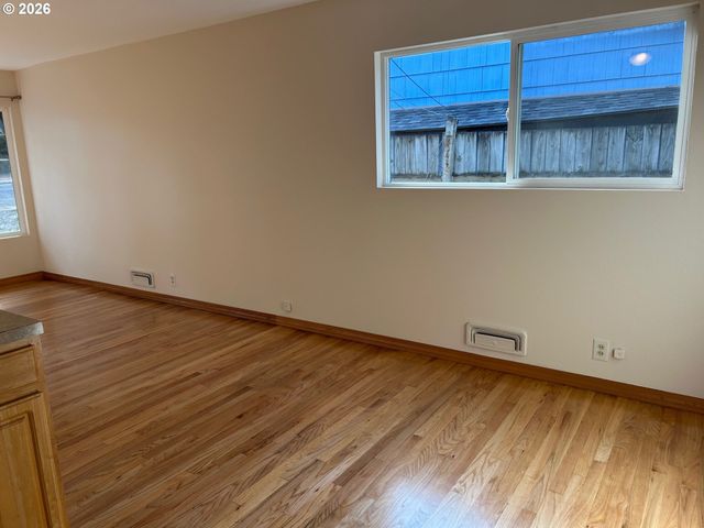 11841 Ne SAN RAFAEL St, Portland, OR 97220