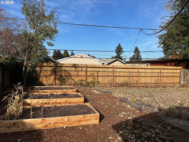 11841 Ne SAN RAFAEL St, Portland, OR 97220