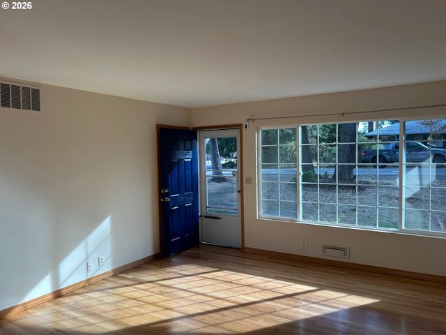 11841 Ne SAN RAFAEL St, Portland, OR 97220