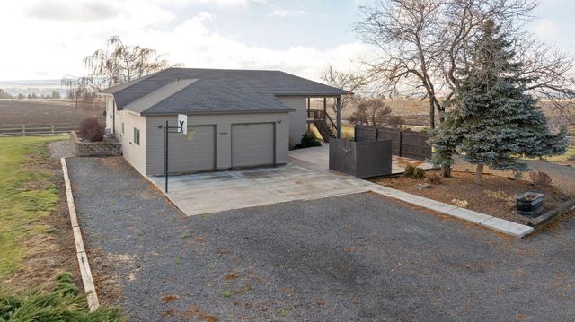 2490 NW Deschutes Drive, Madras, OR 97741