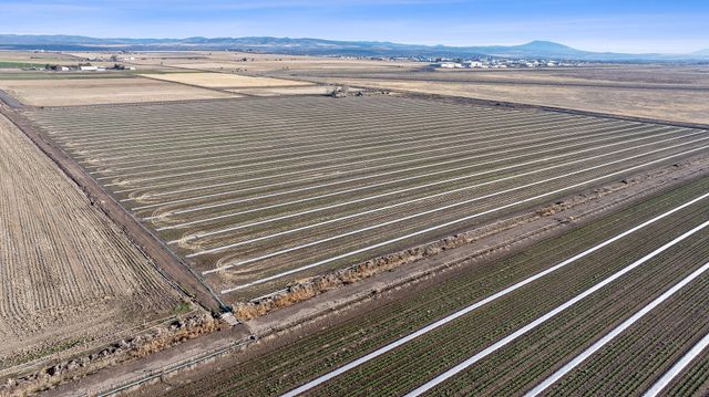 2490 NW Deschutes Drive, Madras, OR 97741