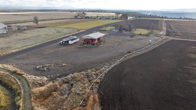 2490 NW Deschutes Drive, Madras, OR 97741