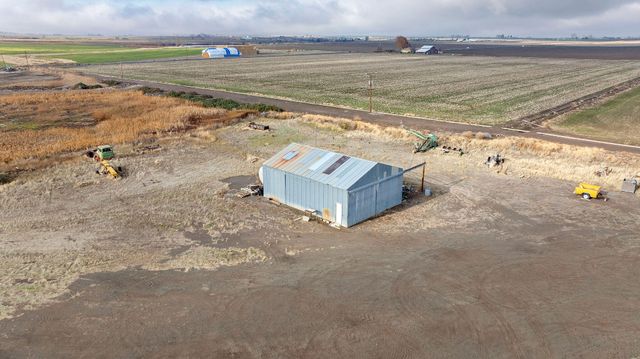 2490 NW Deschutes Drive, Madras, OR 97741