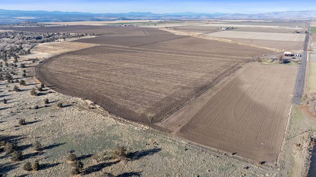 2490 NW Deschutes Drive, Madras, OR 97741