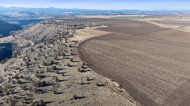 2490 NW Deschutes Drive, Madras, OR 97741