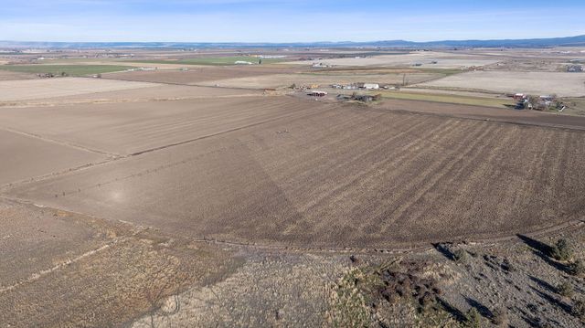 2490 NW Deschutes Drive, Madras, OR 97741