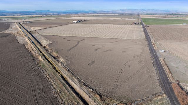 2490 NW Deschutes Drive, Madras, OR 97741