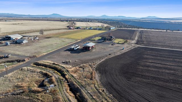 2490 NW Deschutes Drive, Madras, OR 97741