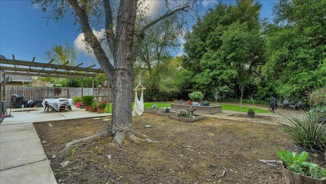 7251 Starflower Dr, Citrus Heights, CA 95621