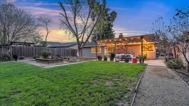 7251 Starflower Dr, Citrus Heights, CA 95621