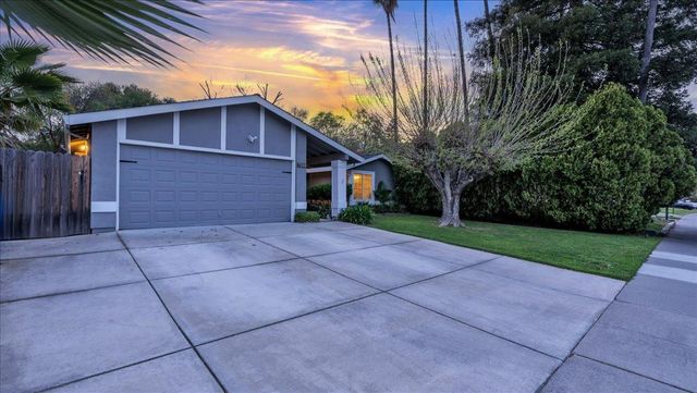 7251 Starflower Dr, Citrus Heights, CA 95621