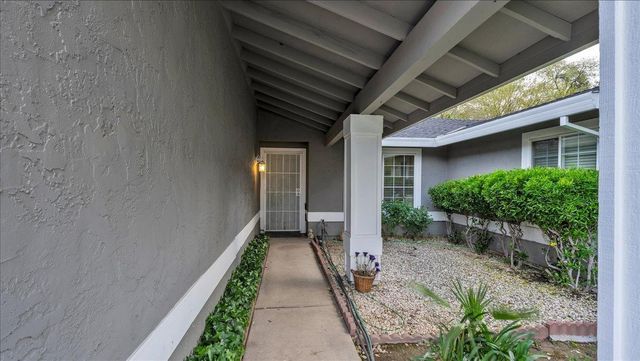 7251 Starflower Dr, Citrus Heights, CA 95621