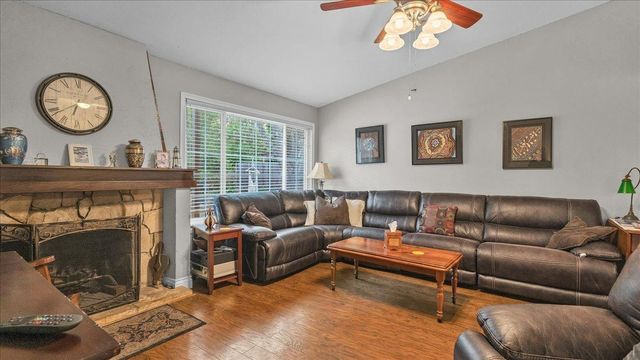 7251 Starflower Dr, Citrus Heights, CA 95621