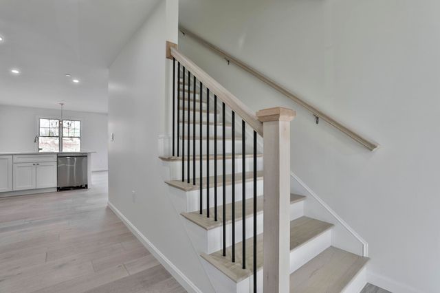 5 Autumn Lane, Raymond, NH 03077