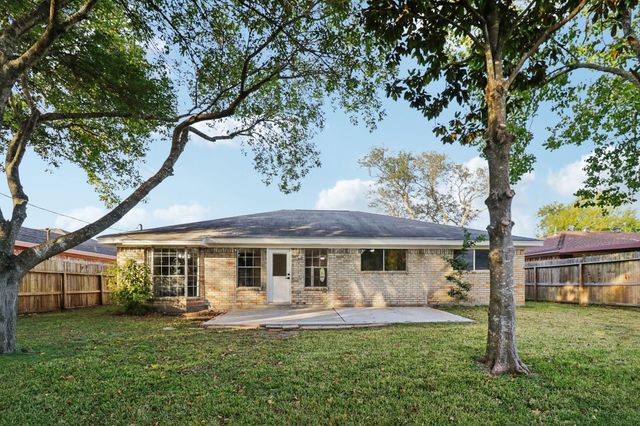 2419 29th Avenue N, Texas City, TX 77590