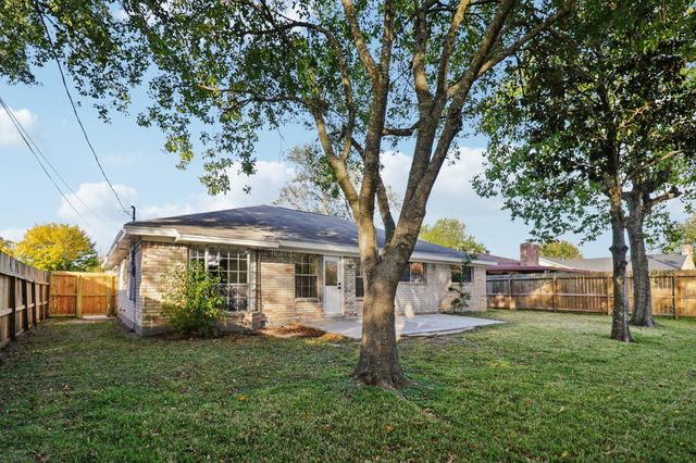 2419 29th Avenue N, Texas City, TX 77590