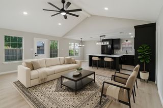 2419 29th Avenue N, Texas City, TX 77590