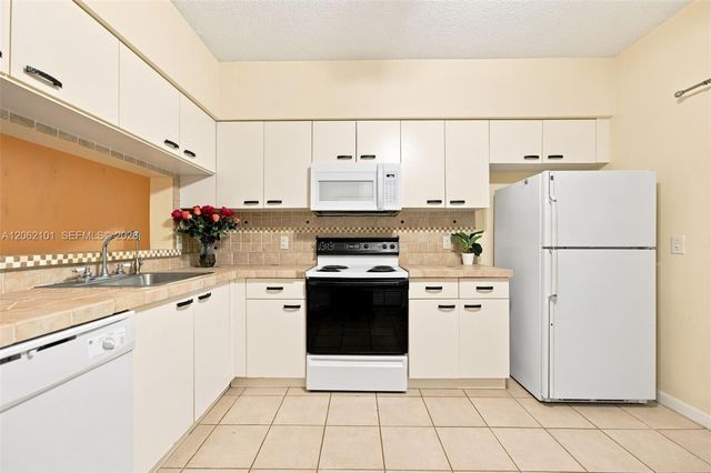 3329 Celebration Lane 139, Margate, FL 33063