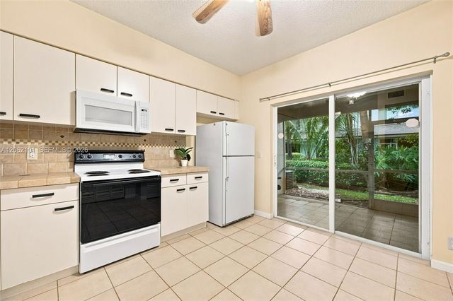 3329 Celebration Lane 139, Margate, FL 33063