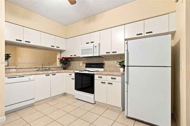 3329 Celebration Lane 139, Margate, FL 33063