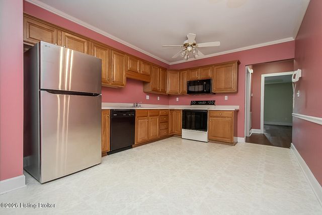 8421 Elsie Ct, Louisville, KY 40228