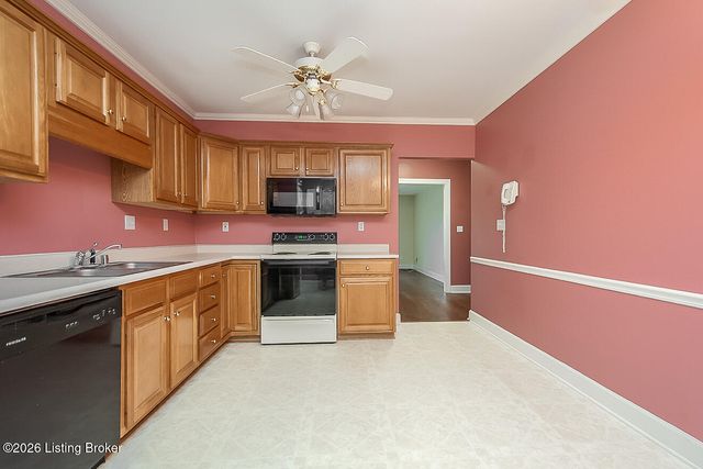 8421 Elsie Ct, Louisville, KY 40228
