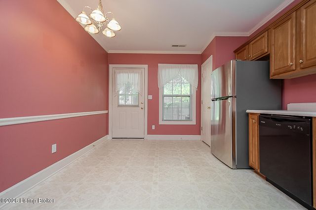 8421 Elsie Ct, Louisville, KY 40228