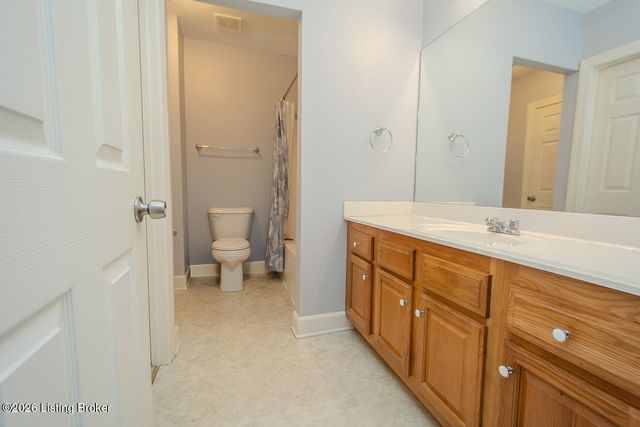 8421 Elsie Ct, Louisville, KY 40228