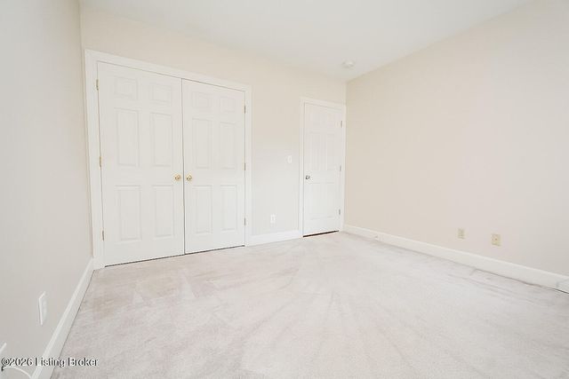 8421 Elsie Ct, Louisville, KY 40228