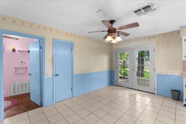 811 Shadowglen Street, Channelview, TX 77530