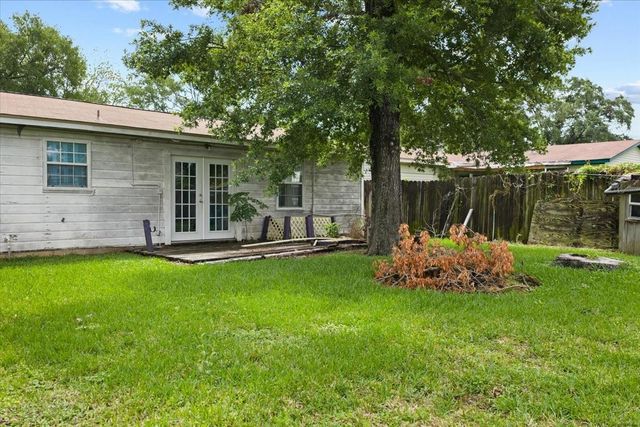 811 Shadowglen Street, Channelview, TX 77530