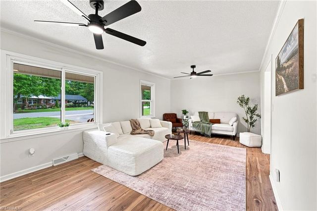 211 Maxwell Drive, Lexington, NC 27295