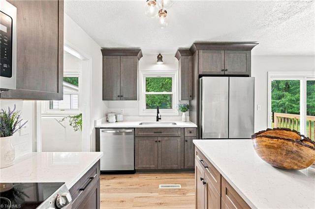 211 Maxwell Drive, Lexington, NC 27295