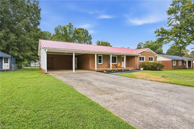 211 Maxwell Drive, Lexington, NC 27295