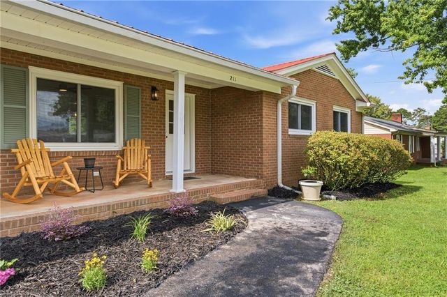 211 Maxwell Drive, Lexington, NC 27295
