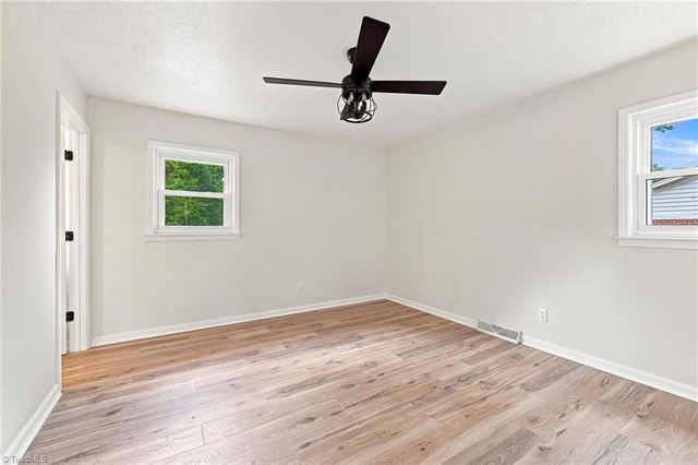 211 Maxwell Drive, Lexington, NC 27295