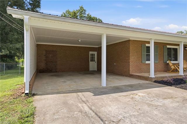 211 Maxwell Drive, Lexington, NC 27295