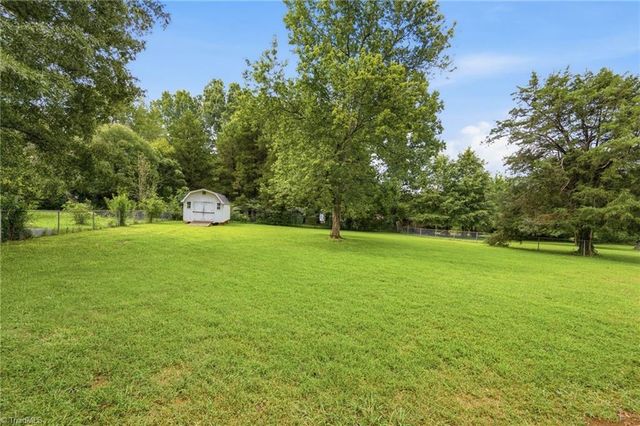 211 Maxwell Drive, Lexington, NC 27295