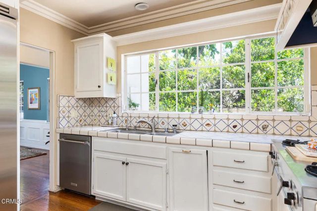 612 Landor Lane, Pasadena, CA 91106